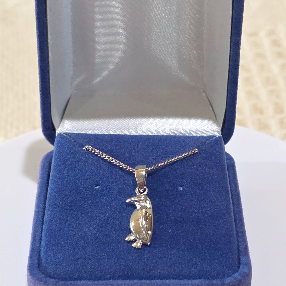 Vintage NIB Silver Penguin Pendant Silver Chain Necklace signed EDCO
